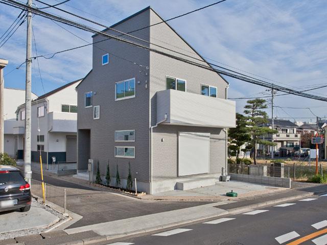 Local appearance photo. Local (12 May 2013) Shooting