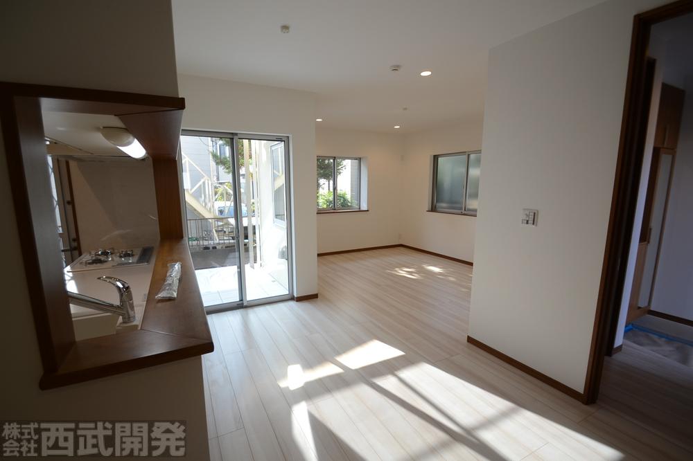 Living. LDK16.3 Pledge Counter Kitchen