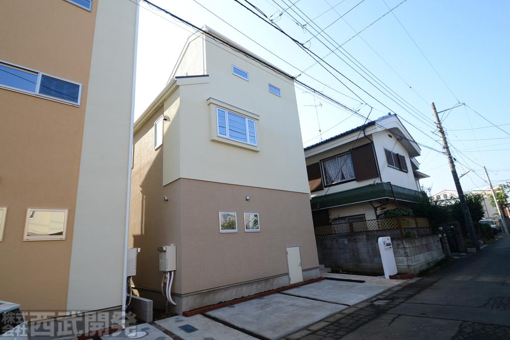 Local appearance photo. Local (11 May 2013) Shooting