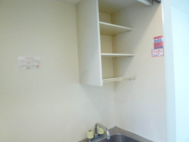 Kitchen. Kitchen upper receiving