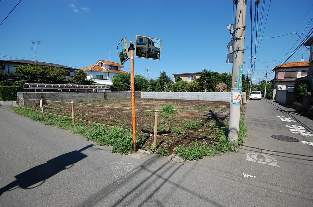 Local photos, including front road. Local Photos