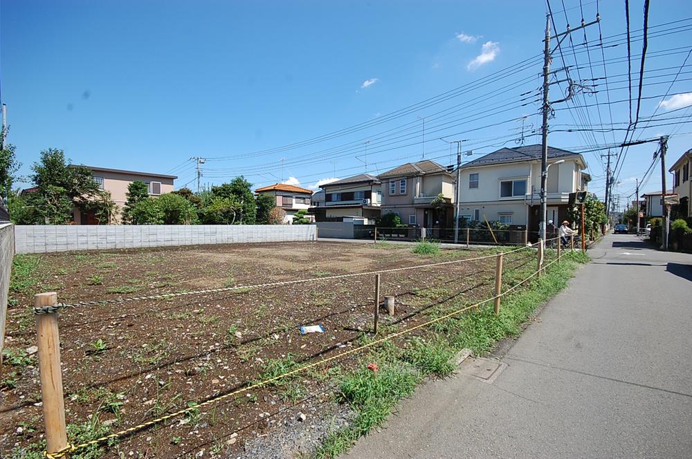 Local photos, including front road. Local Photos