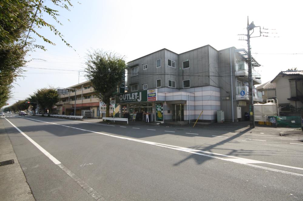 Shopping centre. 556m until OUTLETJ Kokubunji Hiyoshi-cho shop