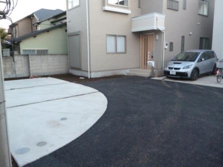 Local photos, including front road. Front road (December 13, 2013) Shooting