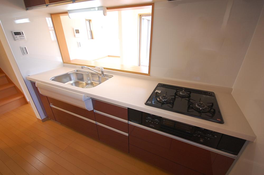 Kitchen. Local Photos