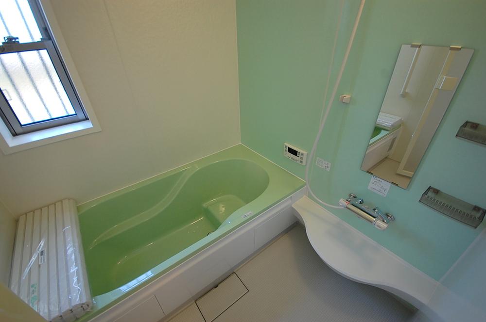 Bathroom. Local Photos