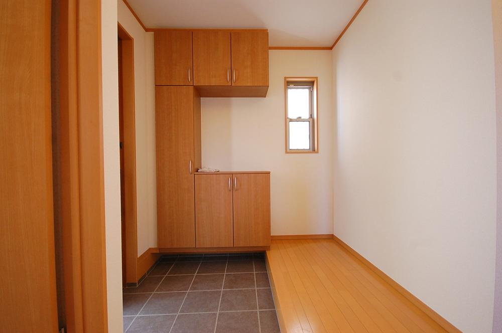 Entrance. Local Photos