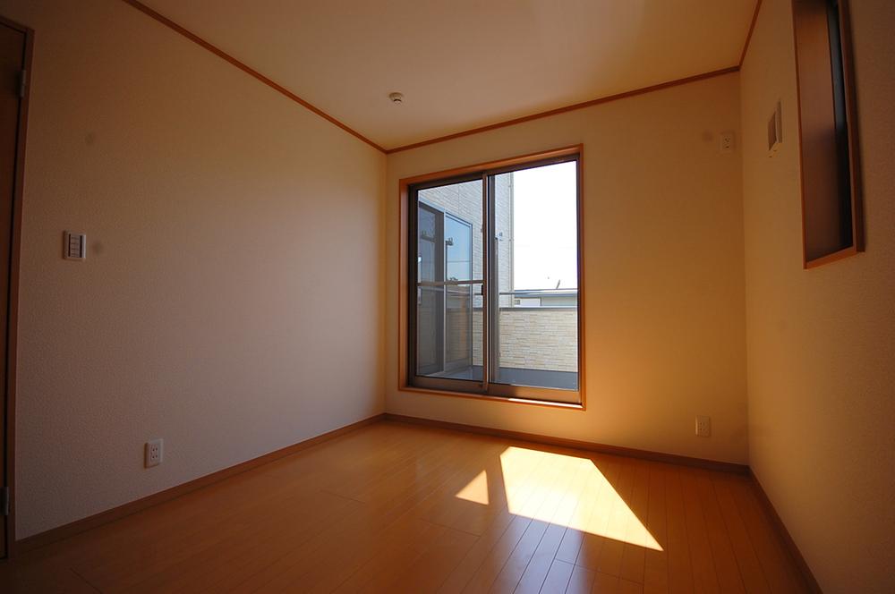 Non-living room. Local Photos