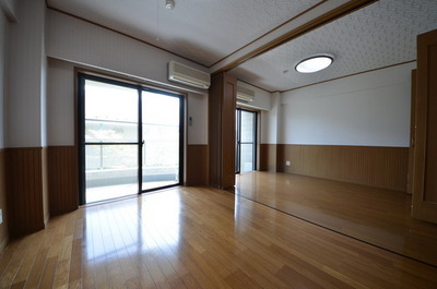 Living and room. ☆ Room space ☆