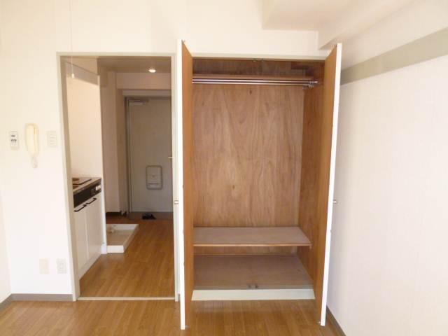 Receipt. Easy-to-use storage