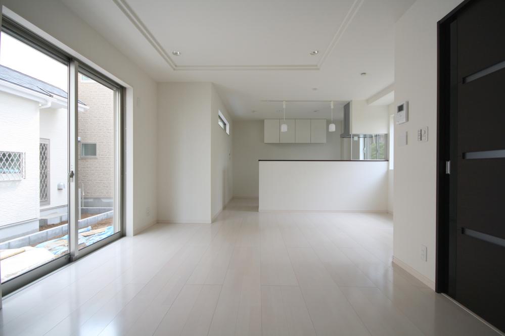 Living. Local Photos