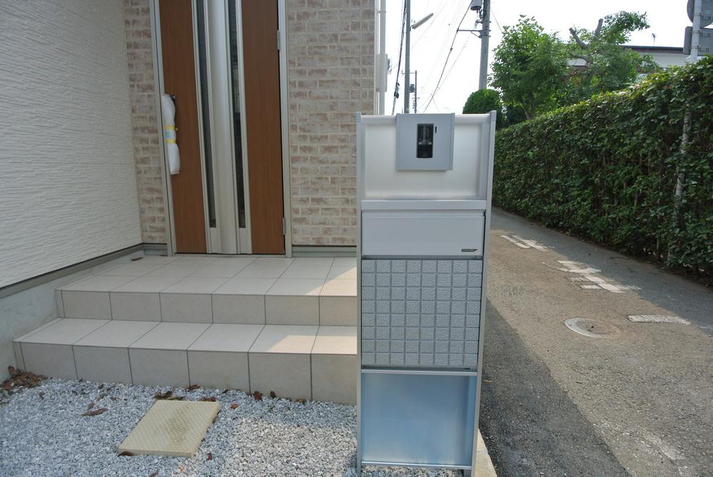 Entrance. Local Photos