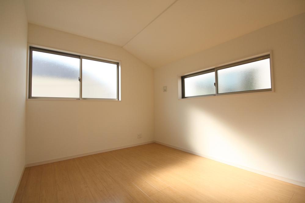 Non-living room. Indoor (11 May 2013) Shooting