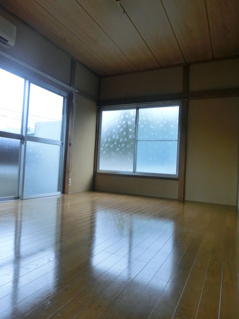 Living and room. Dihedral is daylight bright rooms ☆