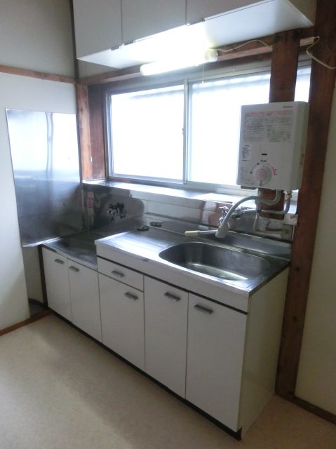 Kitchen. It is the water heater with a kitchen ☆