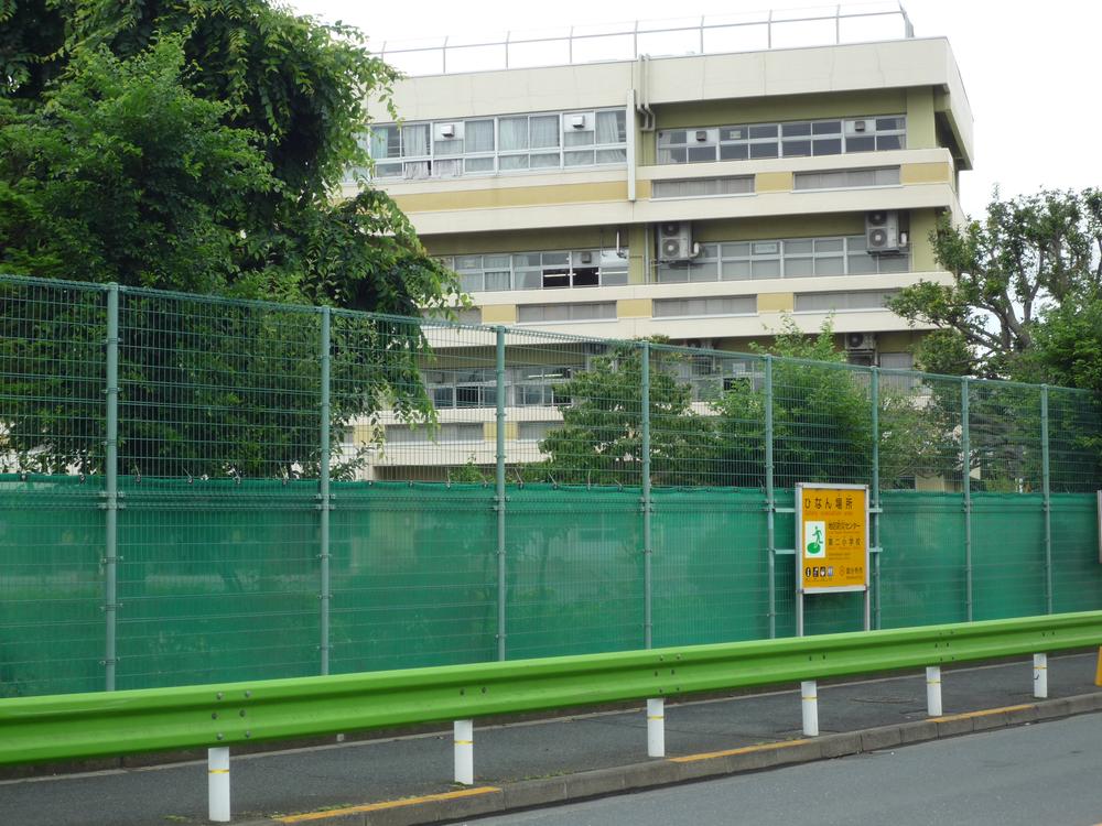 Primary school. Kokubunji stand up to the second elementary school 1020m