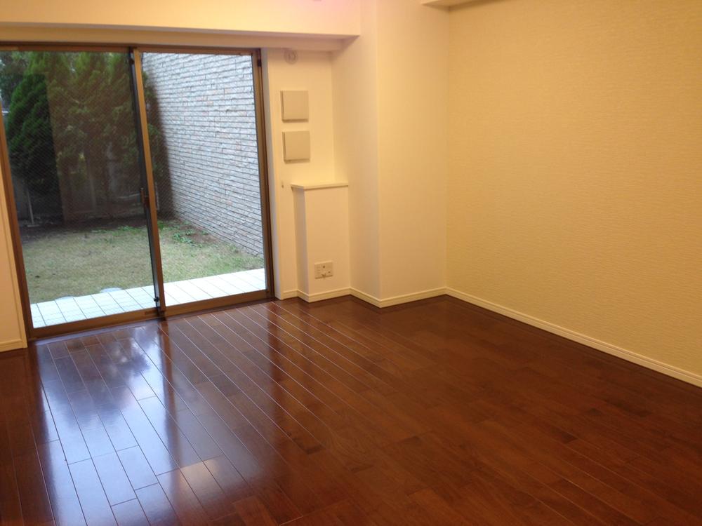 Living. November 2013 Shooting