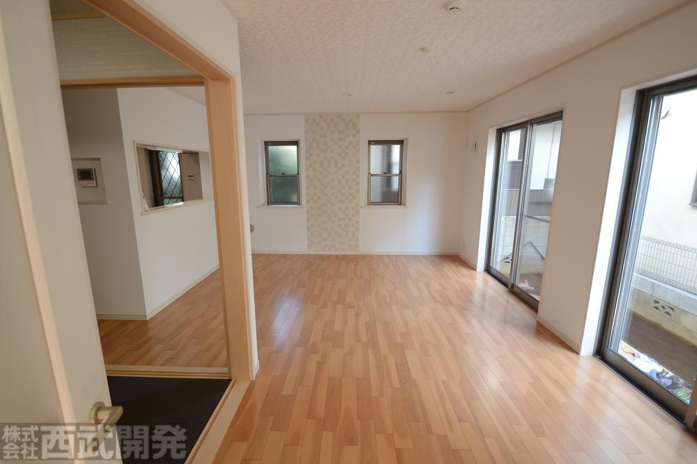 Living. LDK15.5 Pledge Counter Kitchen