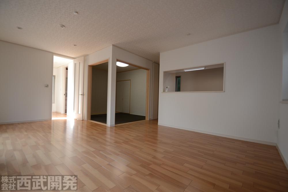 Living. LDK15.5 Pledge Counter Kitchen