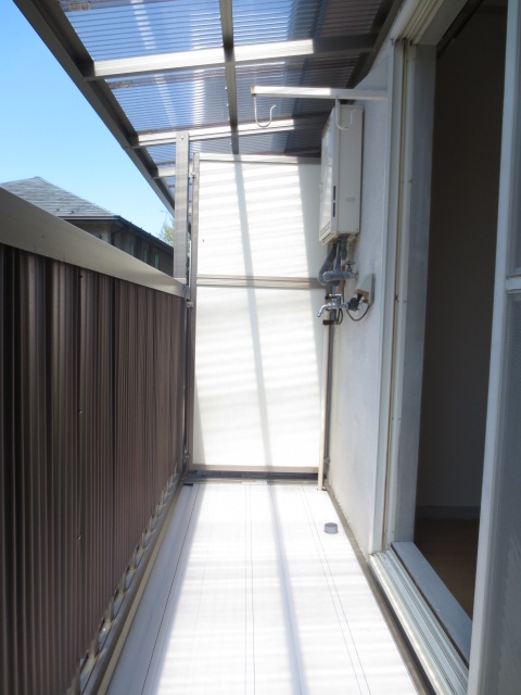 Living and room. Spacious veranda ☆