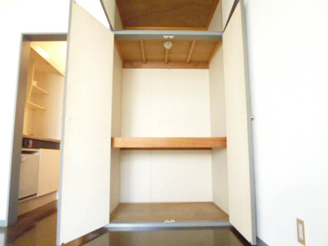 Receipt. Easy-to-use closet type