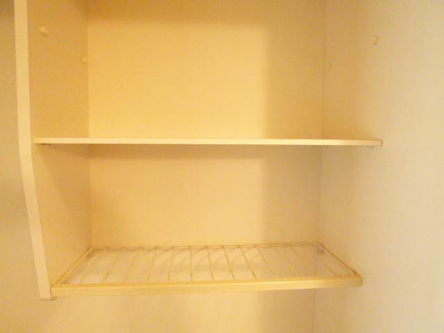 Kitchen. Kitchen upper receiving