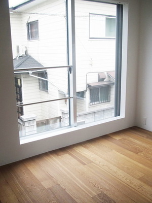 Living and room. Day good