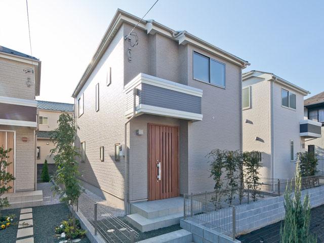 Local appearance photo. Local (12 May 2013) Shooting