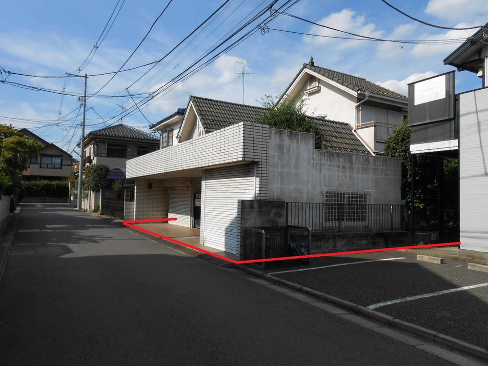 Local photos, including front road. Dismantling before