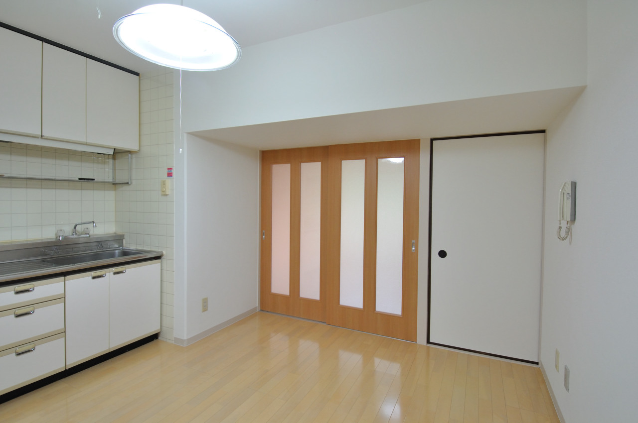 Kitchen. Flooring Chokawa already