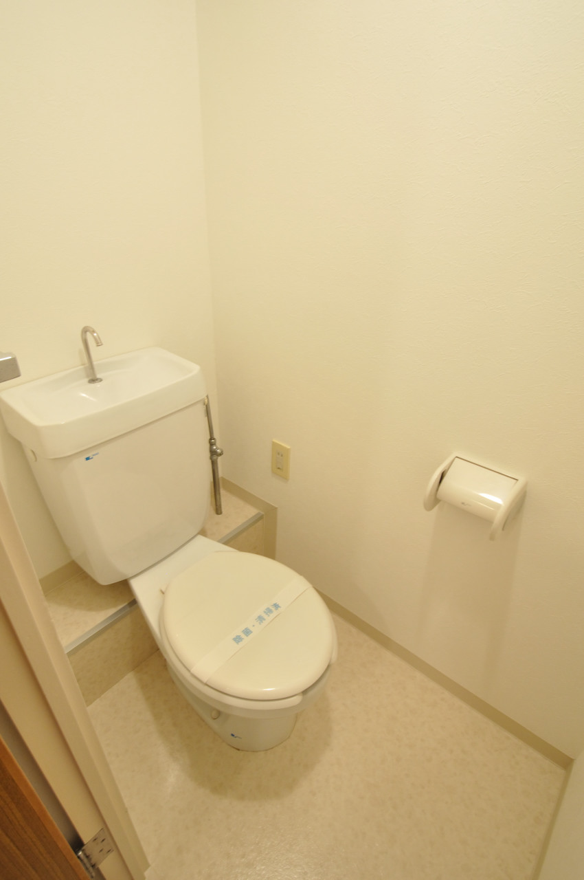 Toilet. floor ・ Pre-exchange cross Zhang