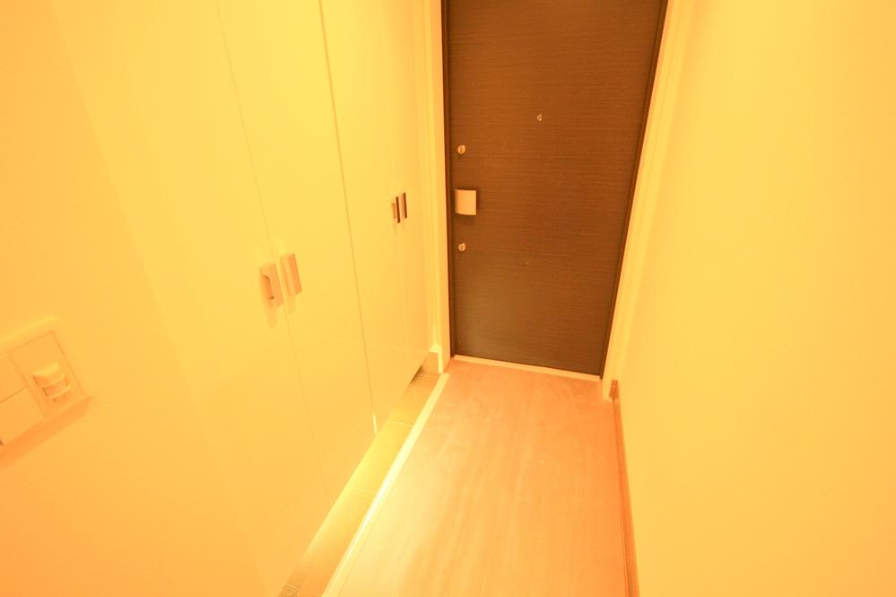 Entrance. Local (12 May 2013) Shooting