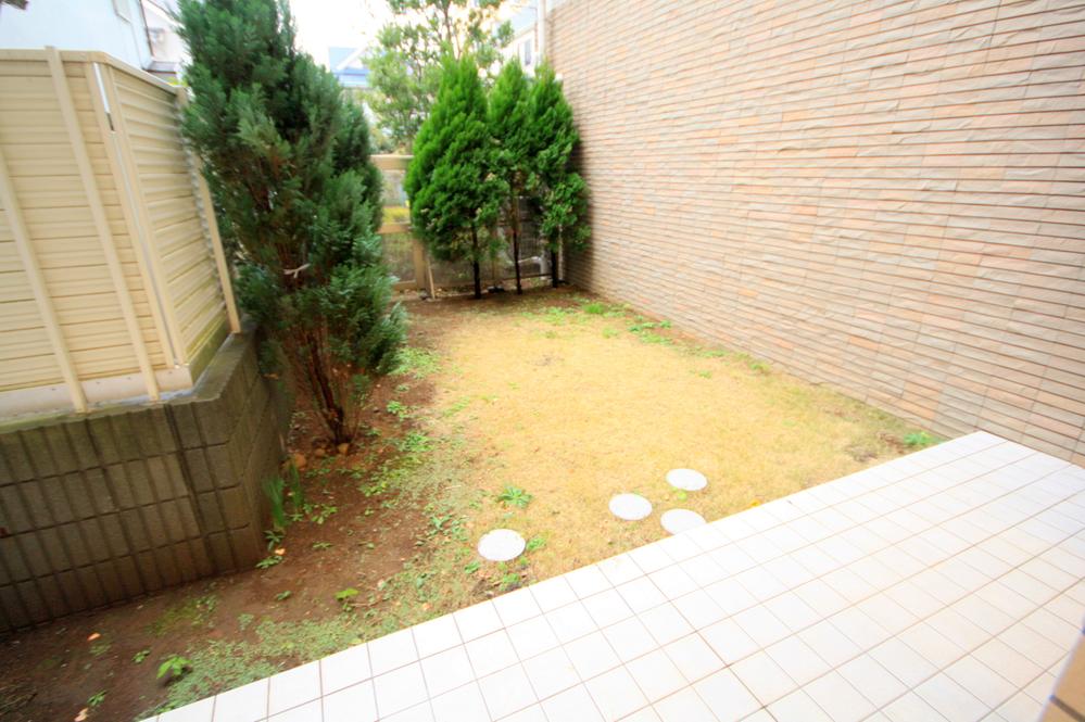 Garden. Local (11 May 2013) Shooting