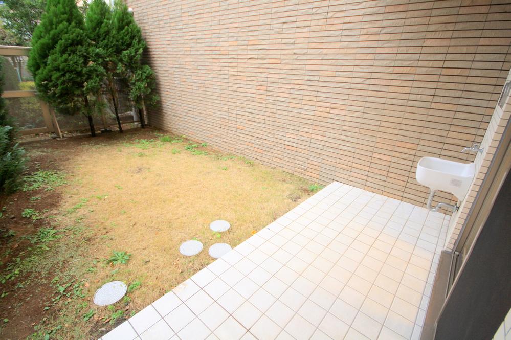 Garden. Local (11 May 2013) Shooting