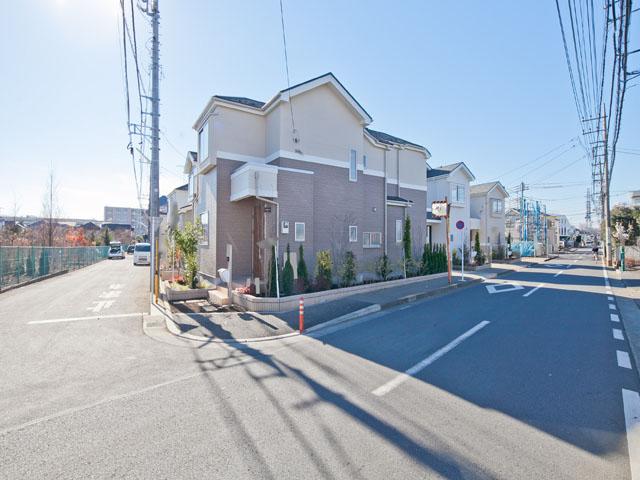 Local appearance photo. Local (12 May 2013) Shooting