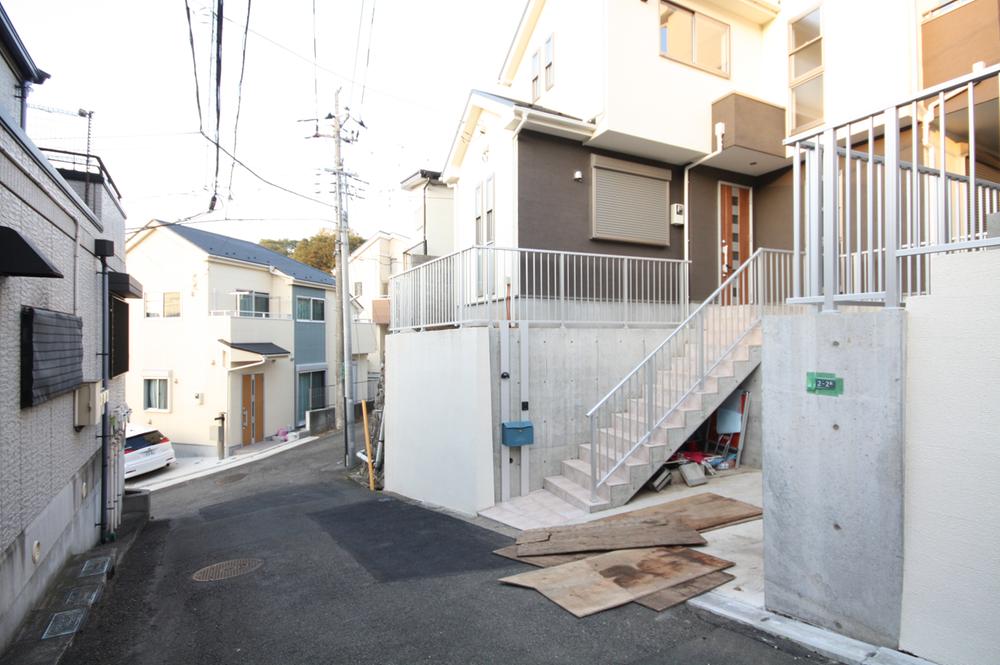 Local appearance photo. Local (10 May 2013) Shooting