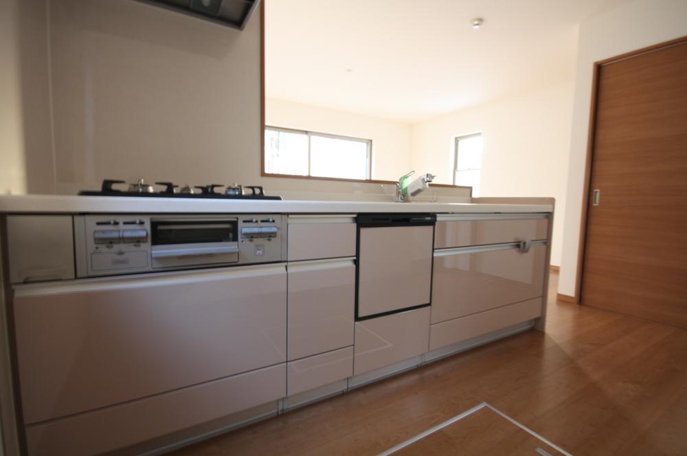 Kitchen. Indoor (10 May 2013) Shooting