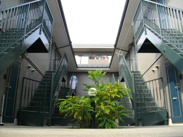 Building appearance. Design of a private staircase in each room Good