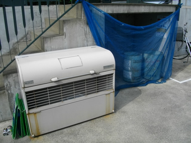 Other common areas. Glad to busy people! Private on-site waste yard