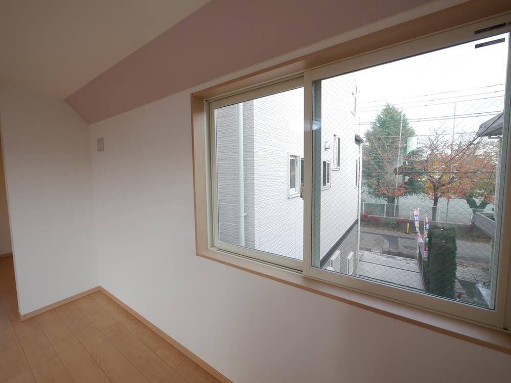 Non-living room. Indoor (11 May 2013) Shooting