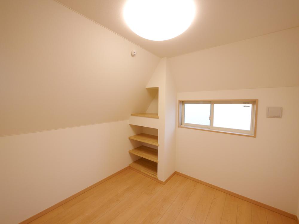 Non-living room. Living room 3