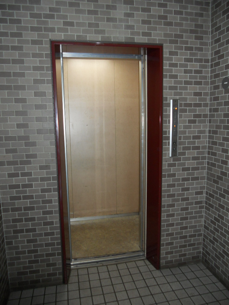 Other common areas. Lifts