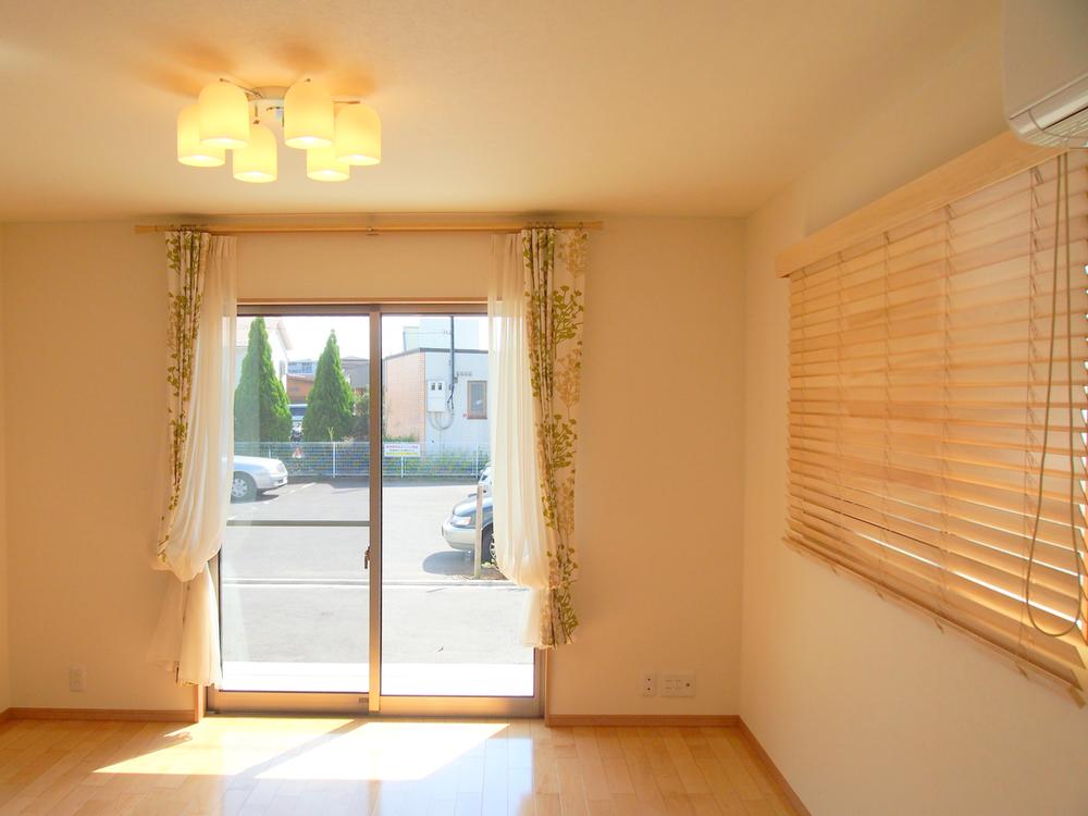 Same specifications photos (living). Example of construction