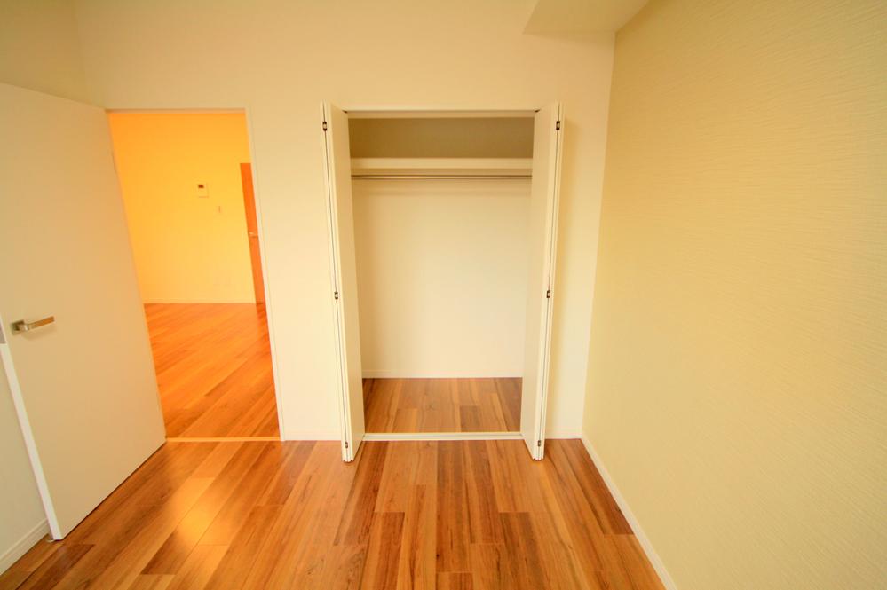 Non-living room. Local (12 May 2013) Shooting