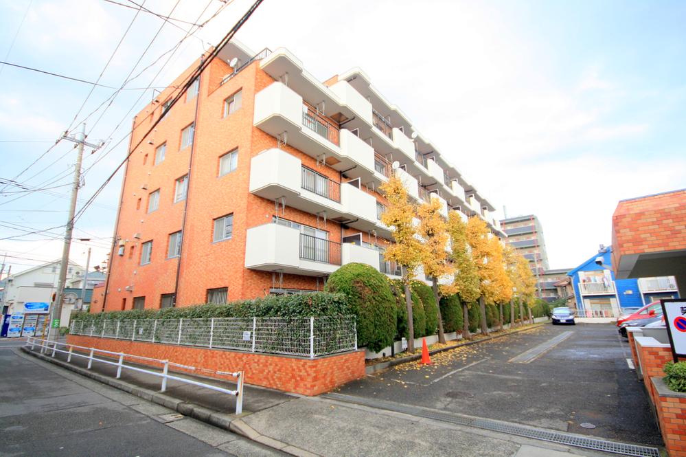 Local appearance photo. Local (12 May 2013) Shooting