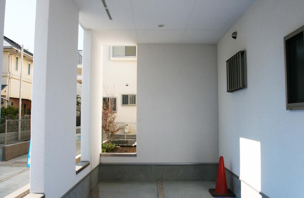 Parking lot. ● parking spaces