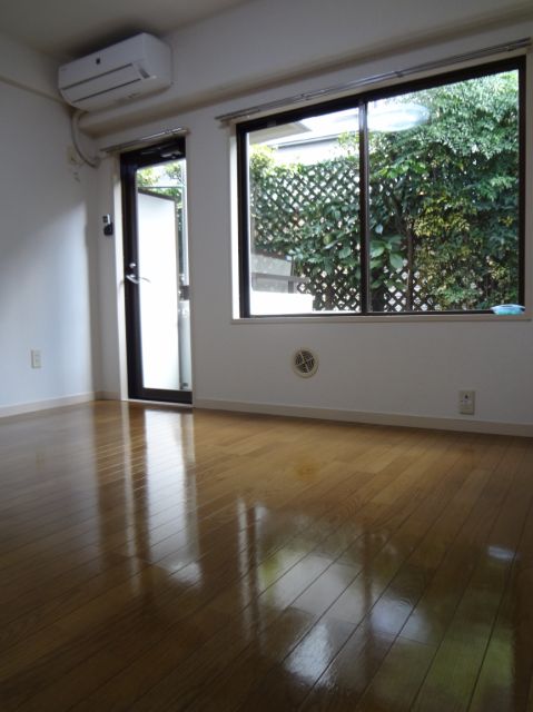 Other room space. Is room