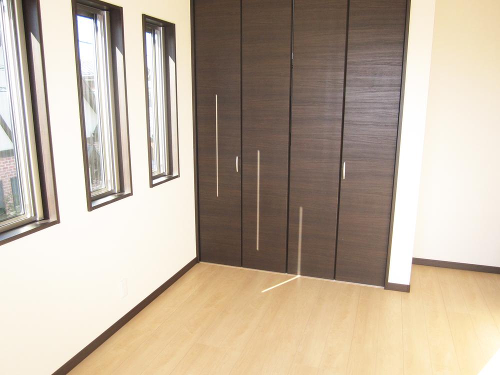 Other introspection. ● triple window is a nice Western-style