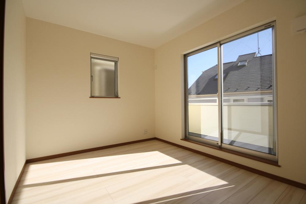 Non-living room. Local (11 May 2013) Shooting