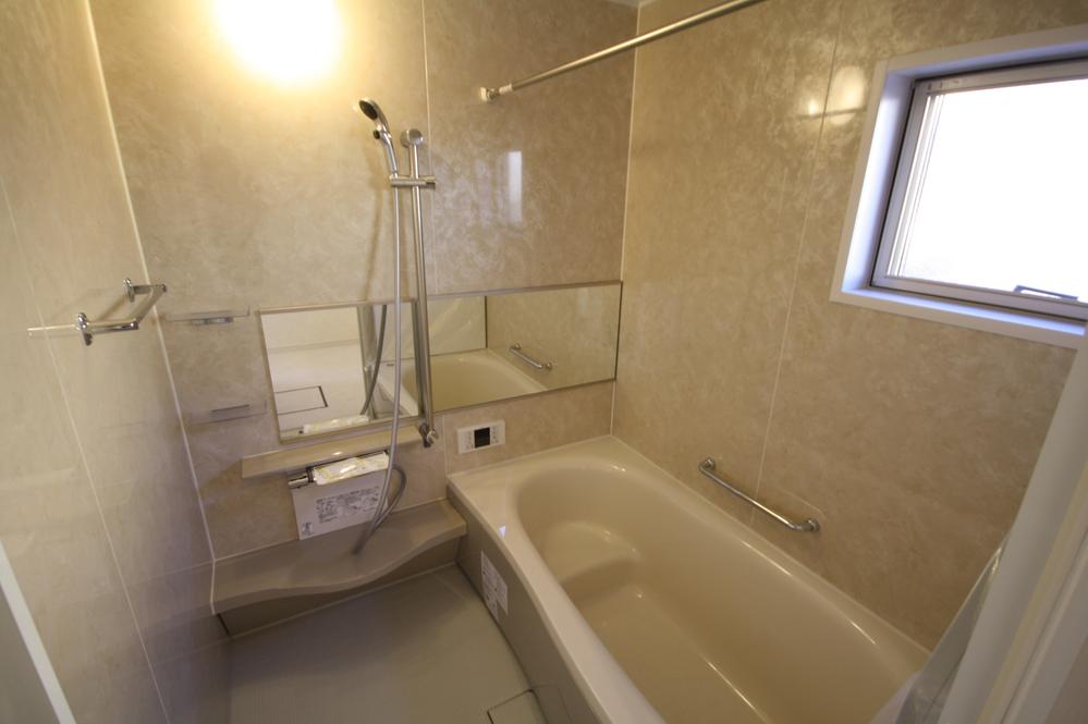 Bathroom. Local (11 May 2013) Shooting